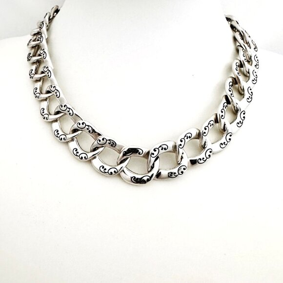 Vintage Brighton Silver Tone Interlocking Etched Scroll Necklace w/Heart Tin - Picture 3 of 10
